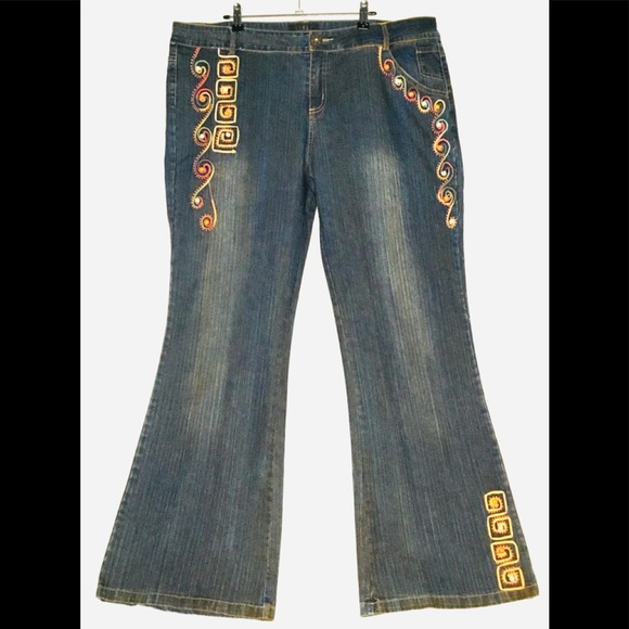 Style Women Multicolor Embellished Flare Leg Jeans - Picture 4 of 8